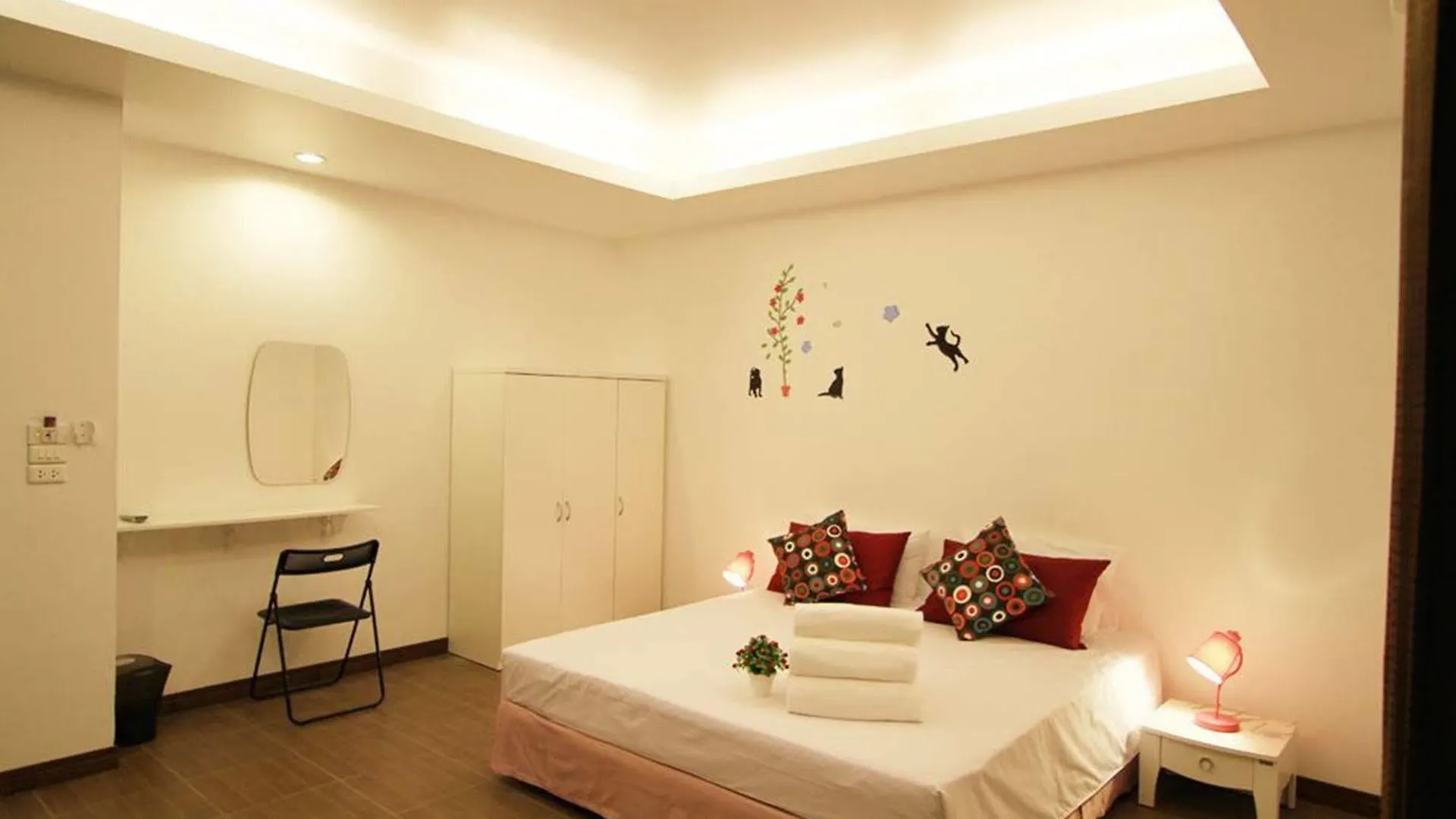 **  White Cat Hotel Khao Lak Thailand